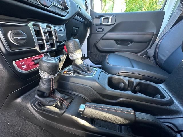 Used 2023 Jeep Gladiator Mojave w/ Cold Weather Group AWD/4WD image 15