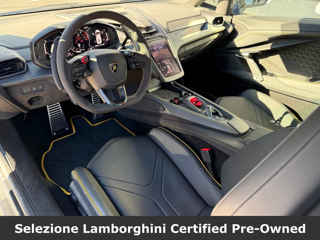 Used 2025 Lamborghini Revuelto image 23