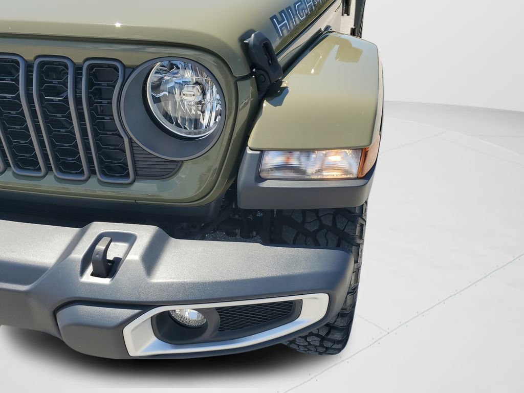 Used 2025 Jeep Gladiator Sport image 9