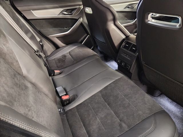 New 2026 Jaguar F-PACE SVR image 30