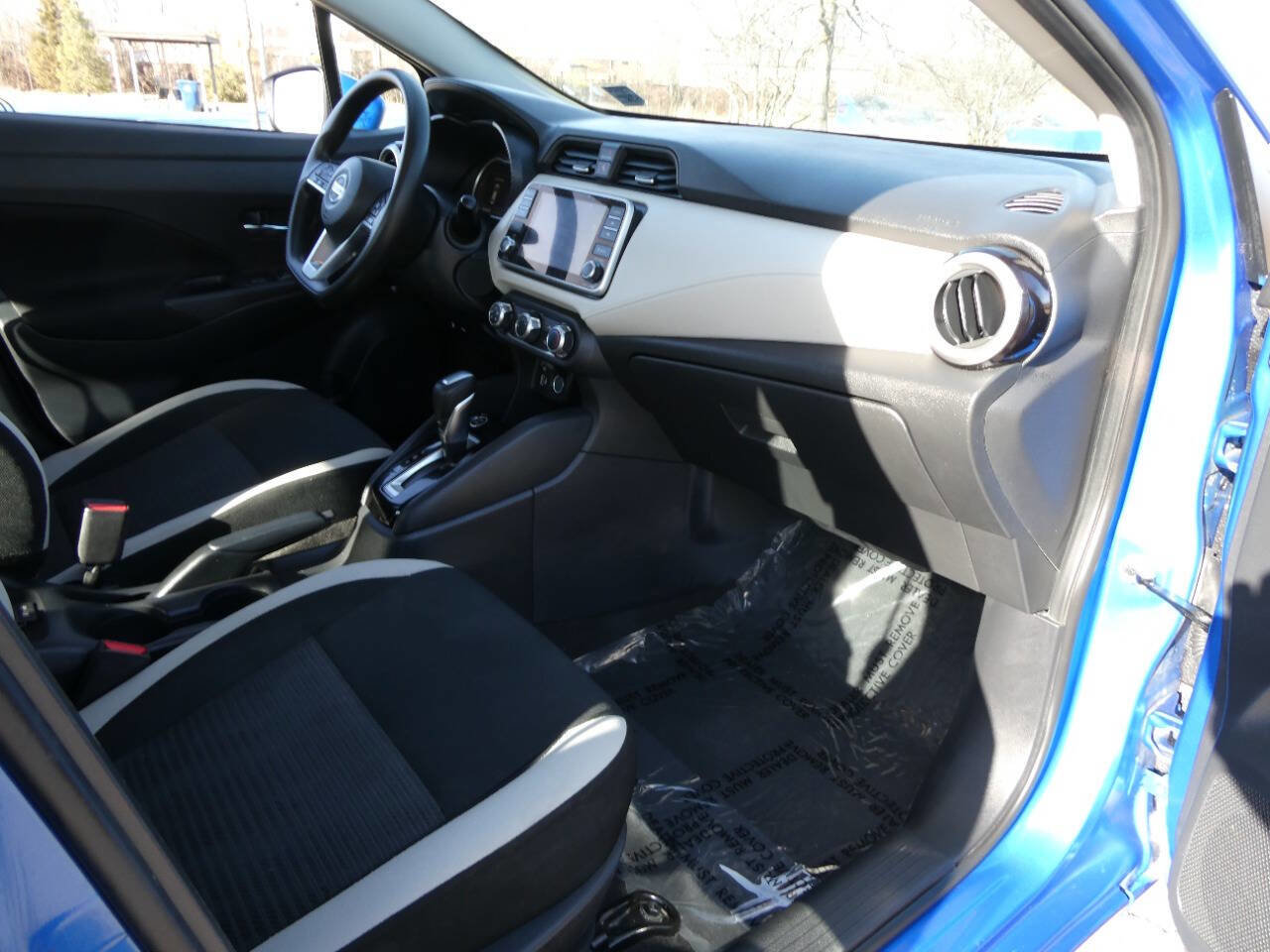 Used 2021 Nissan Versa SV FWD image 21
