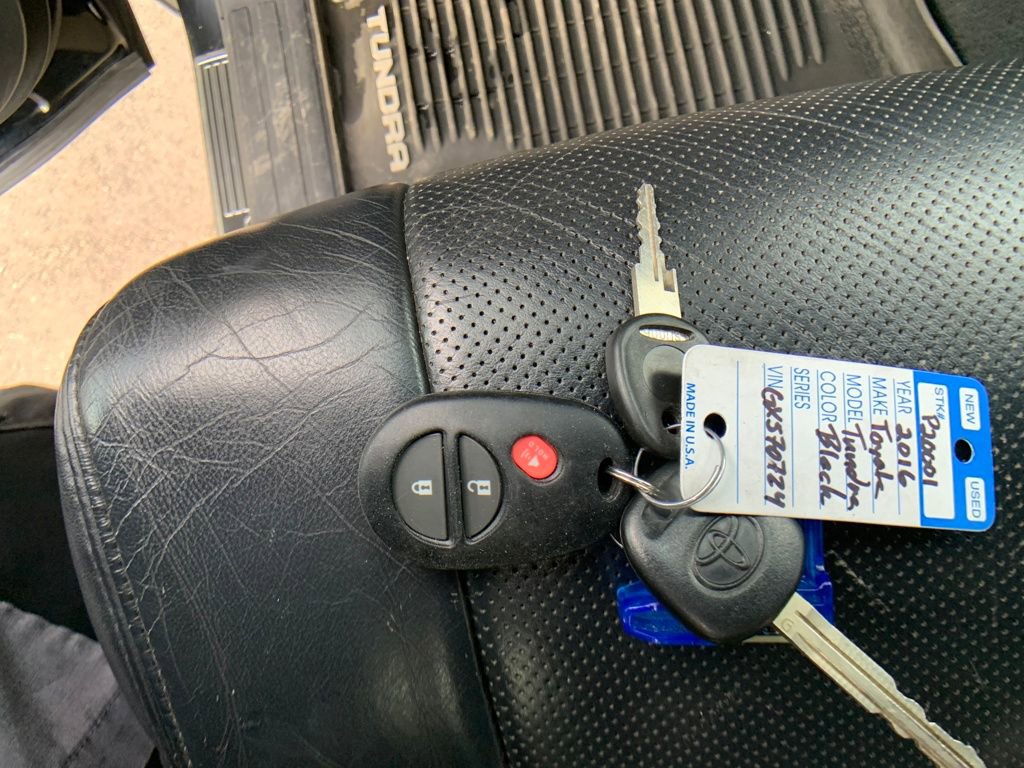 Used 2016 Toyota Tundra Platinum image 30