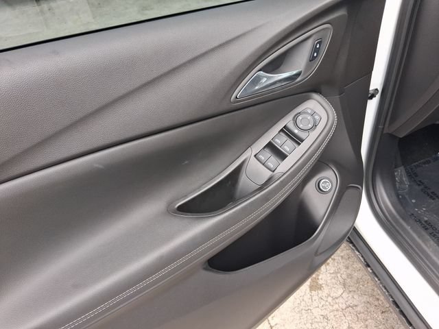 Used 2025 Buick Encore GX Preferred w/ Comfort Package FWD image 13