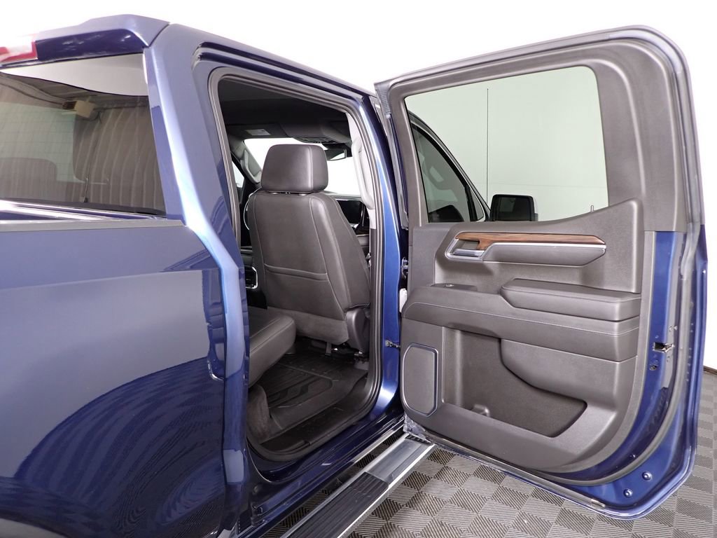 Used 2023 GMC Sierra 1500 SLT w/ SLT Premium Package image 38