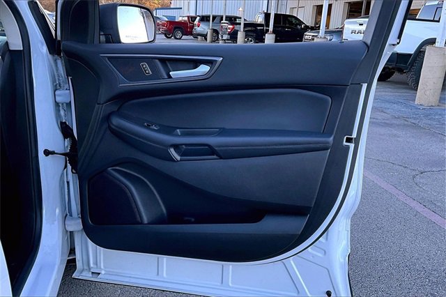 Used 2021 Ford Edge SE image 28