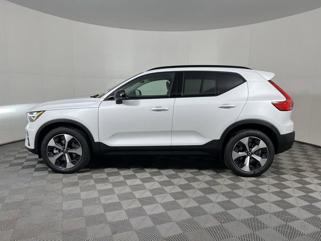 New 2026 Volvo XC40 B5 Plus w/ Climate Package image 5