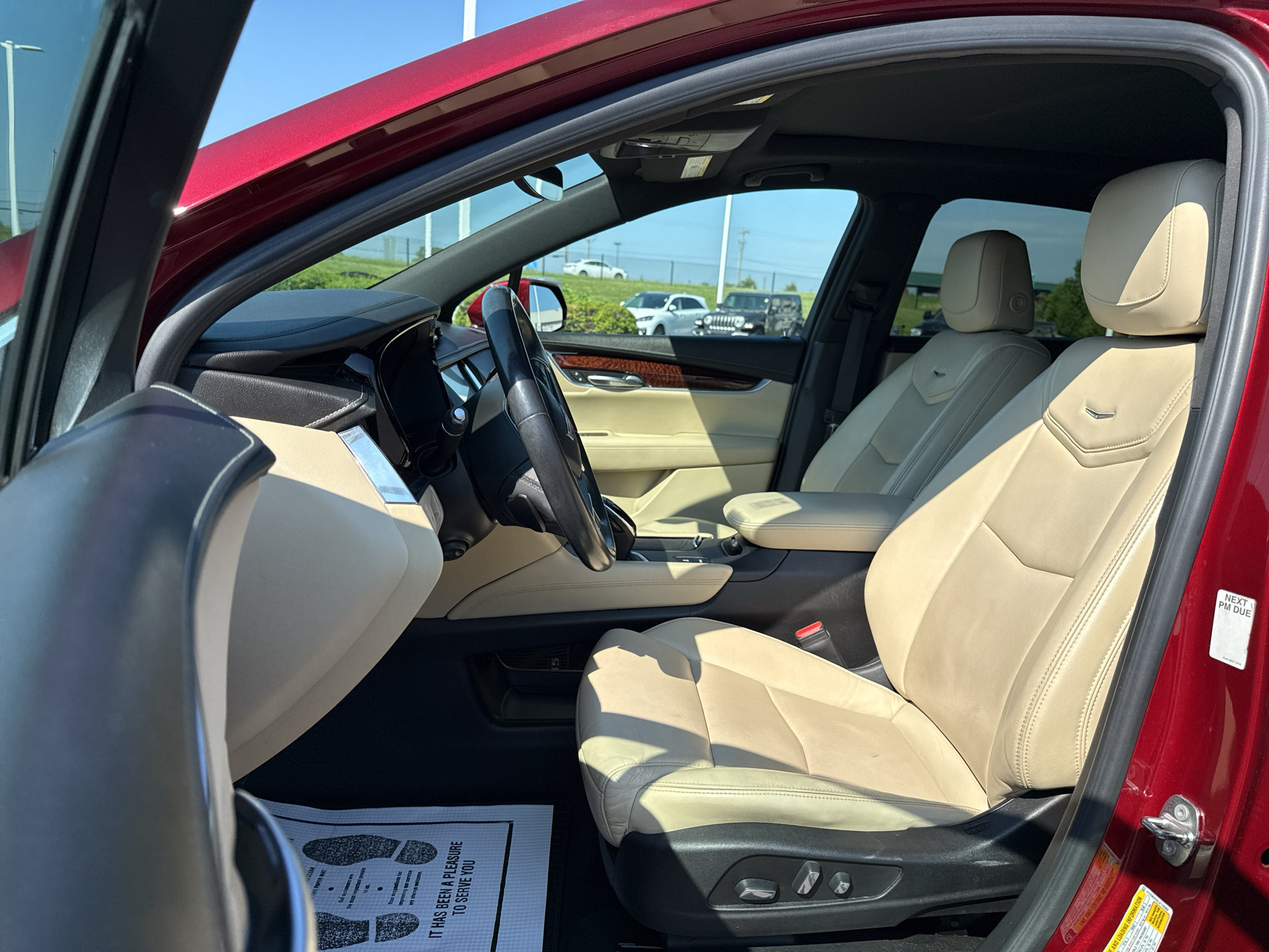 Used 2018 Cadillac XT5 Premium Luxury FWD image 9