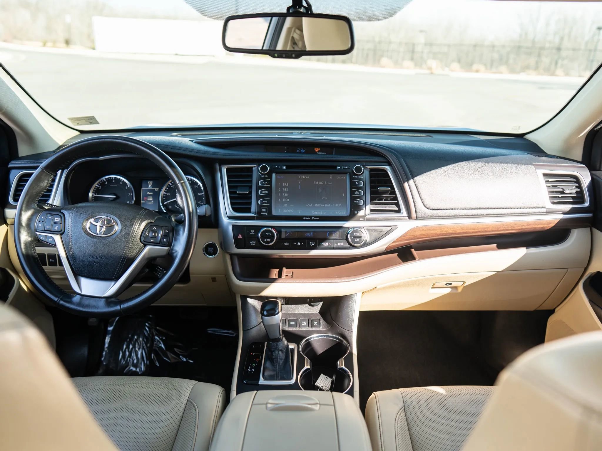 Used 2015 Toyota Highlander Limited image 19