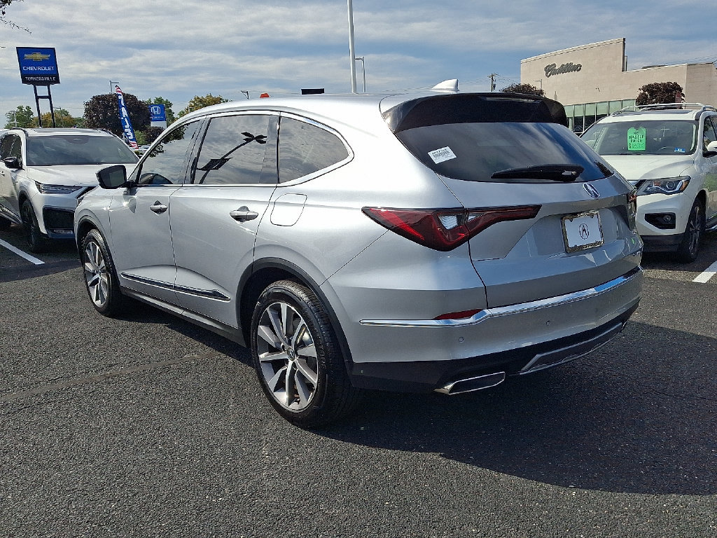 Certified 2025 Acura MDX w/ Technology Package AWD/4WD image 4