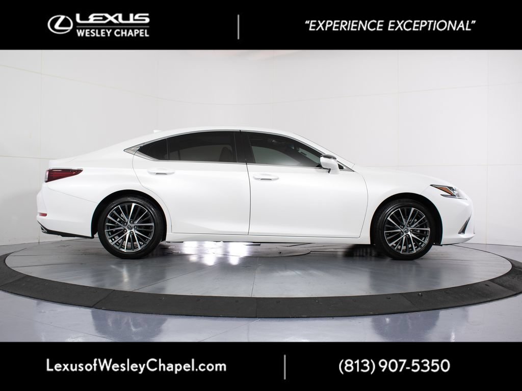 Used 2025 Lexus ES 350 w/ Premium Package FWD image 4