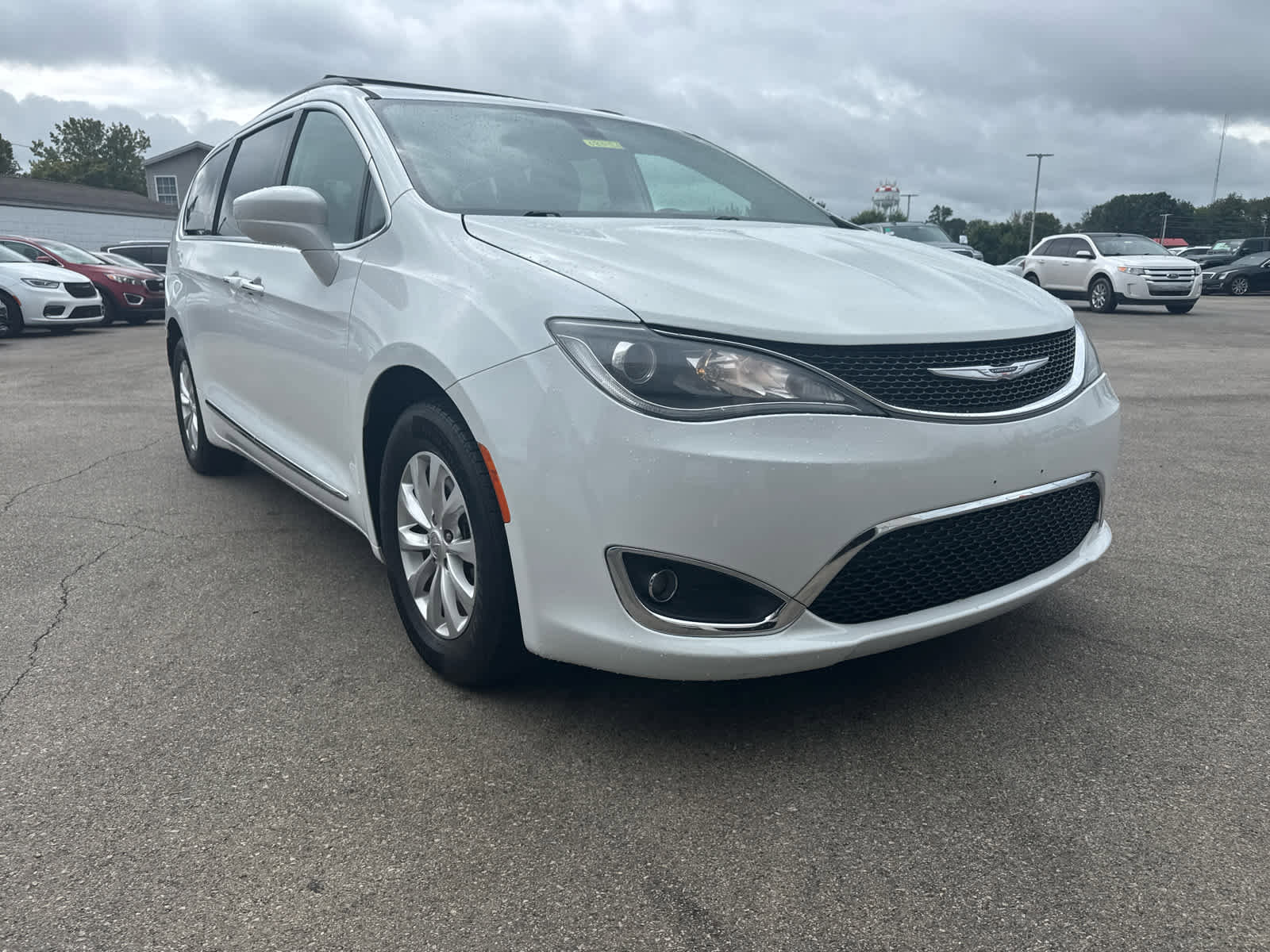 Used 2017 Chrysler Pacifica Touring-L image 24