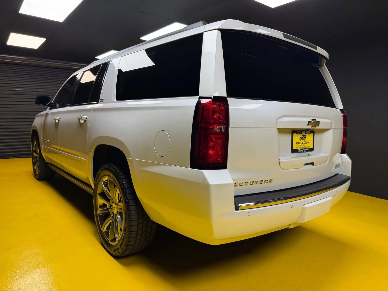 Used 2016 Chevrolet Suburban LTZ AWD/4WD image 4