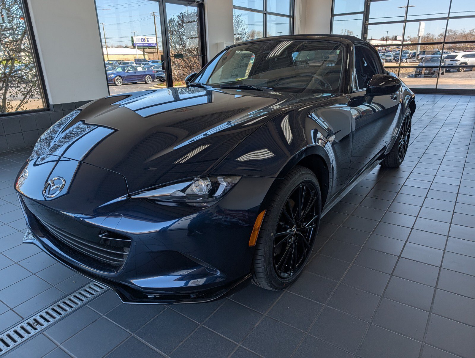 New 2026 MAZDA MX-5 Miata Club w/ Interior Package RWD image 7