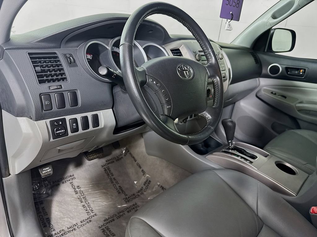 Used 2011 Toyota Tacoma PreRunner w/ SR5 Pkg #2 RWD image 9