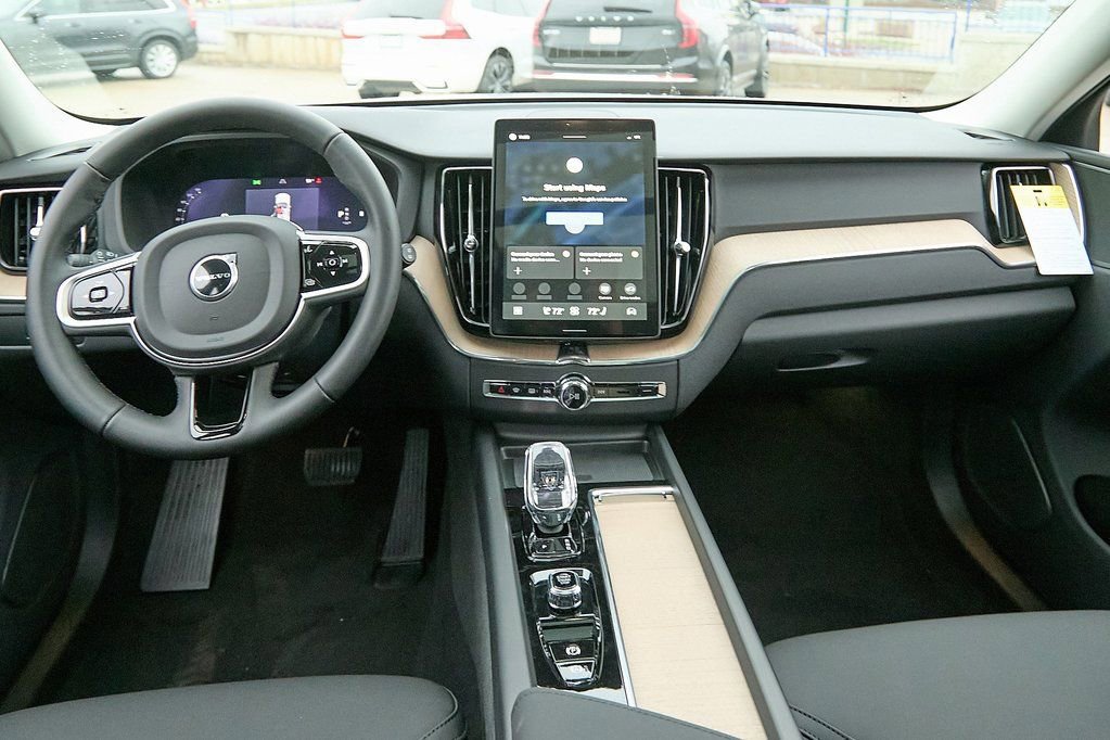 New 2026 Volvo XC60 B5 Core w/ Climate Package image 21