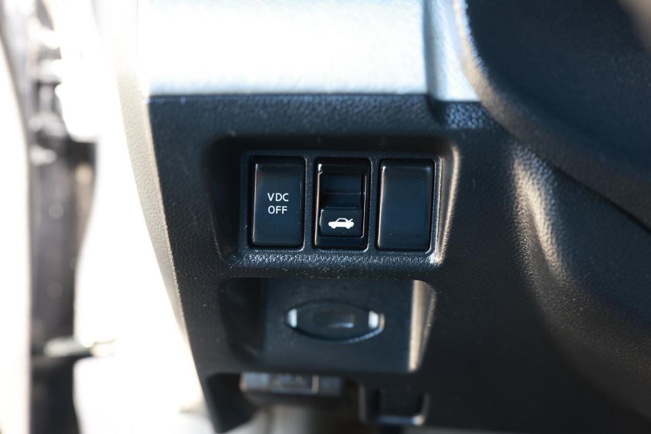 Used 2009 INFINITI G37 Journey w/ Premium Pkg image 39