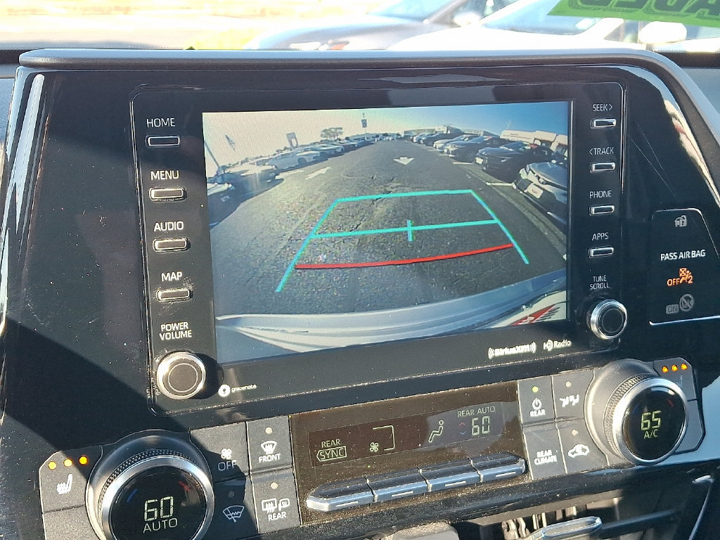 Certified 2022 Toyota Highlander XLE AWD/4WD image 20