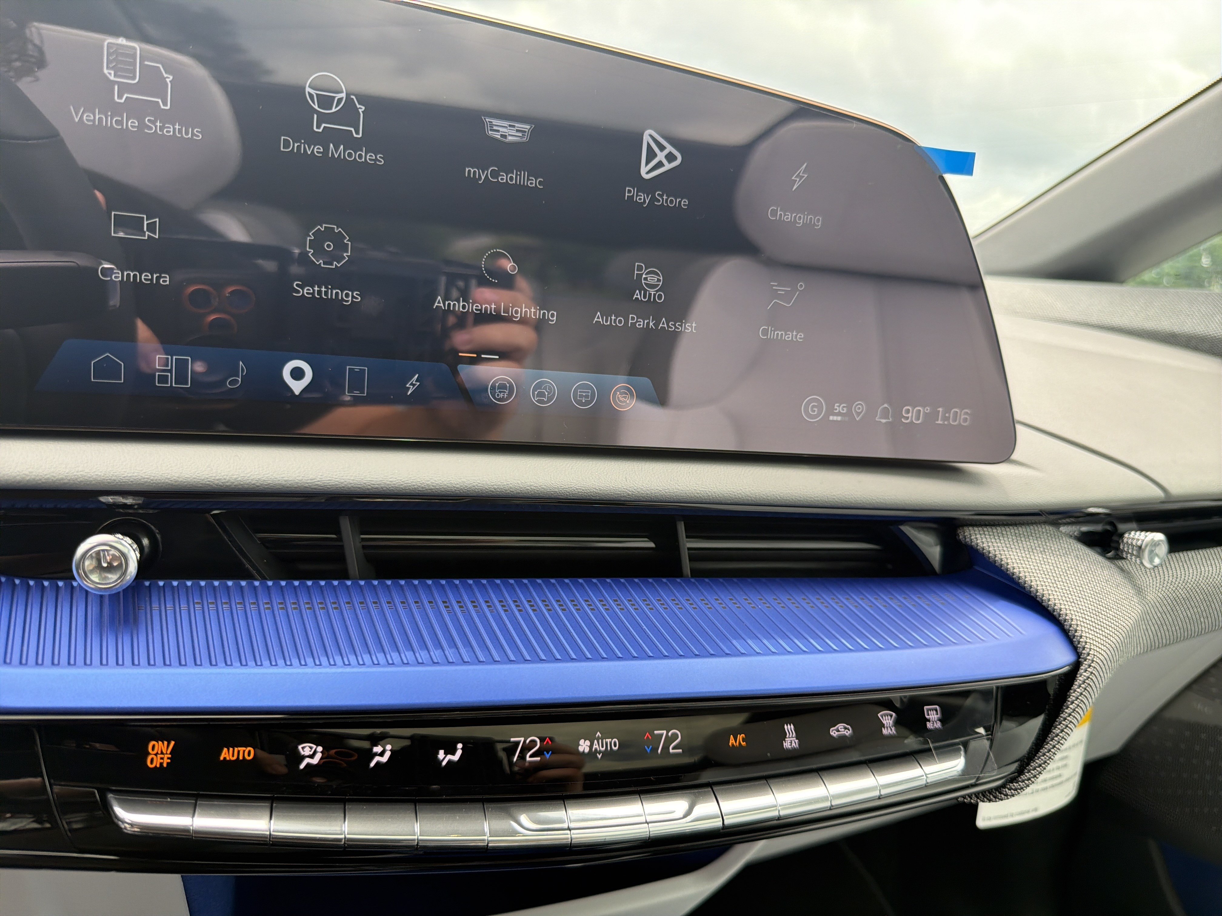 New 2026 Cadillac Optiq Luxury 1 RWD image 24