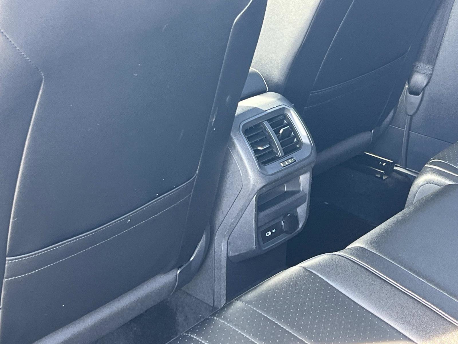 Certified 2022 Volkswagen Tiguan SE image 19