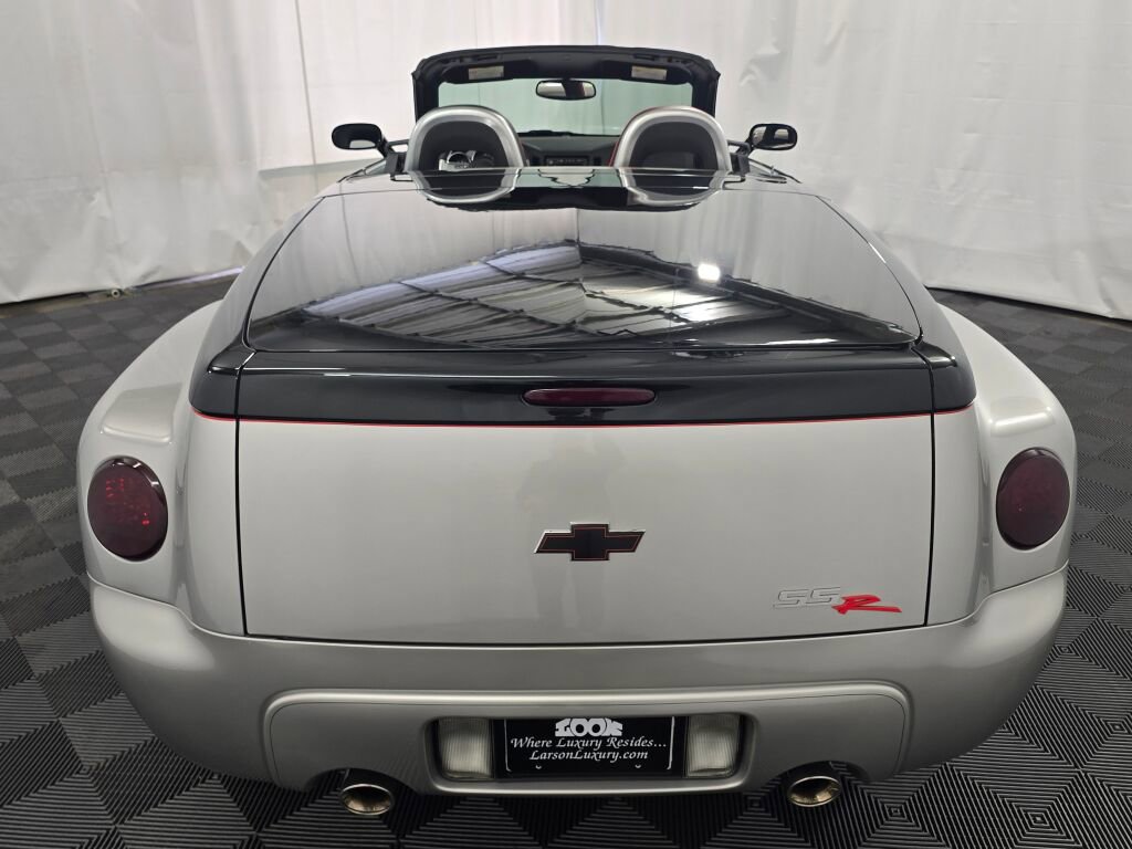 Used 2005 Chevrolet SSR w/ Preferred Equipment Group RWD image 40