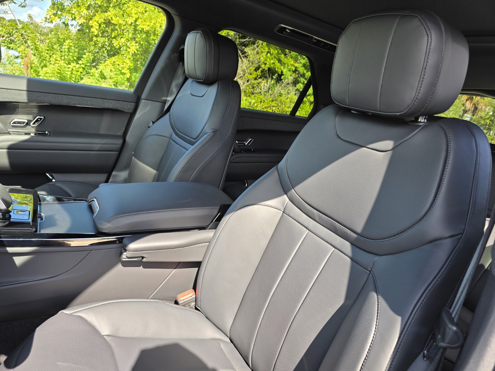 New 2026 Land Rover Range Rover Sport Dynamic SE AWD/4WD image 11