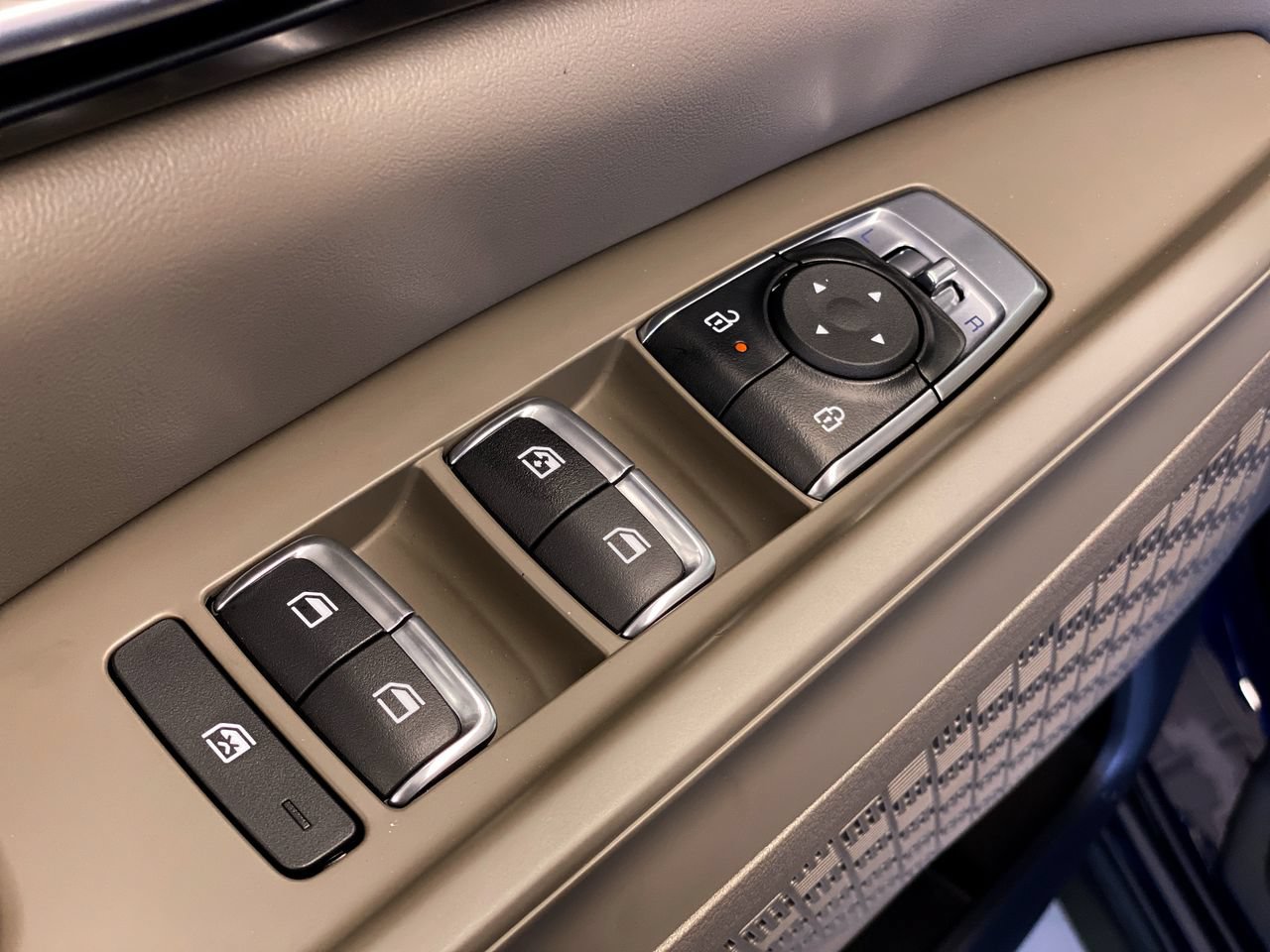 New 2027 Kia Carnival LXS FWD image 18