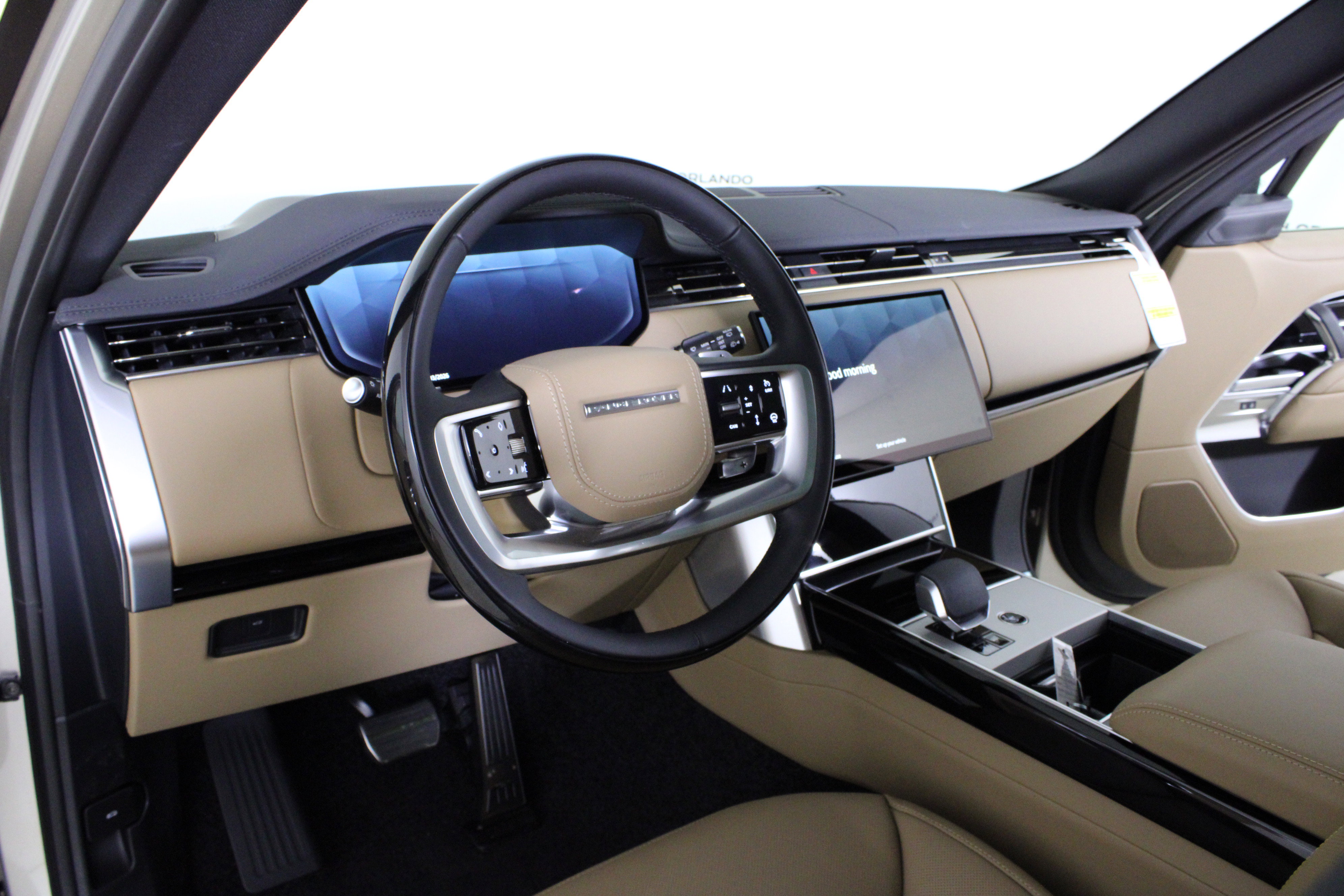 New 2026 Land Rover Range Rover Long Wheelbase SE image 16