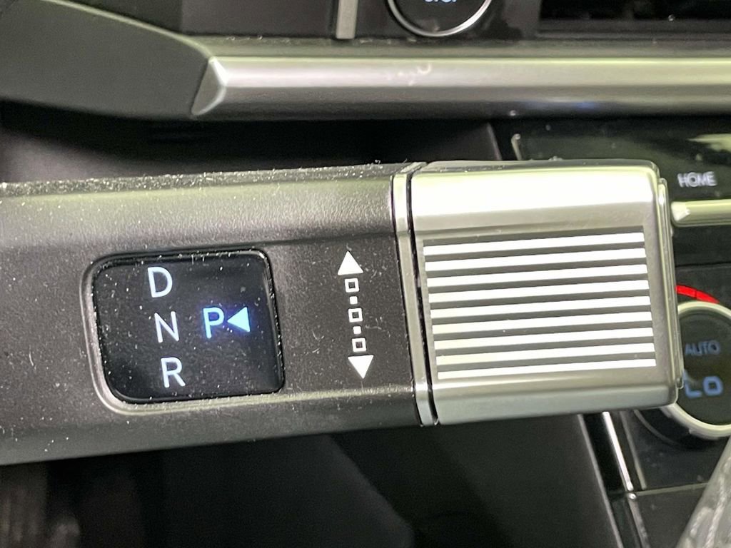 Used 2025 Hyundai Santa Fe SEL AWD/4WD image 32