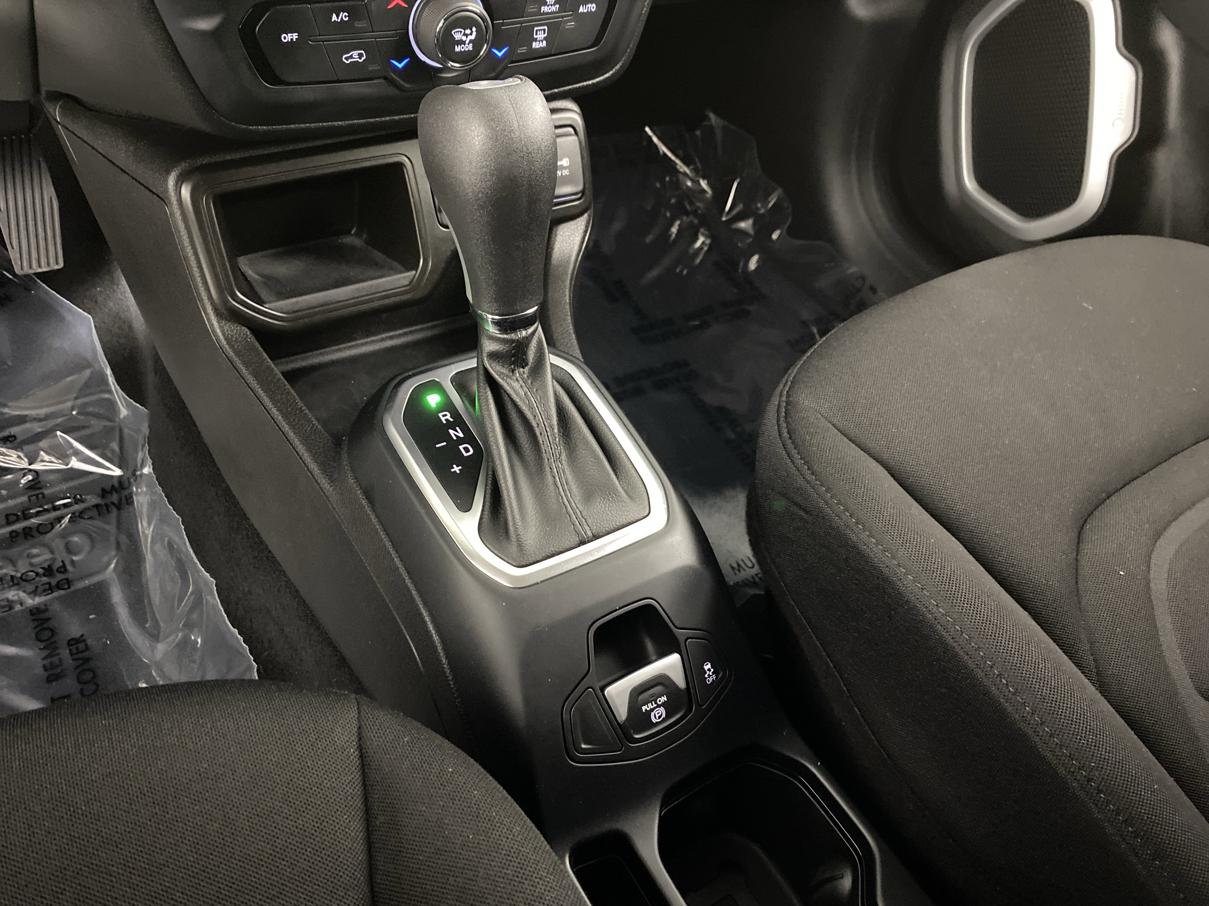 Used 2021 Jeep Renegade Latitude FWD image 33