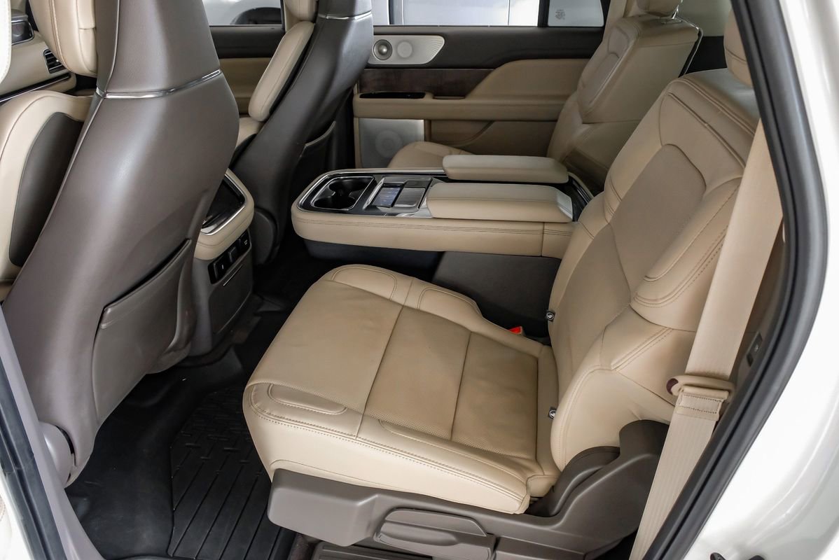 Used 2022 Lincoln Navigator L Reserve AWD/4WD image 37