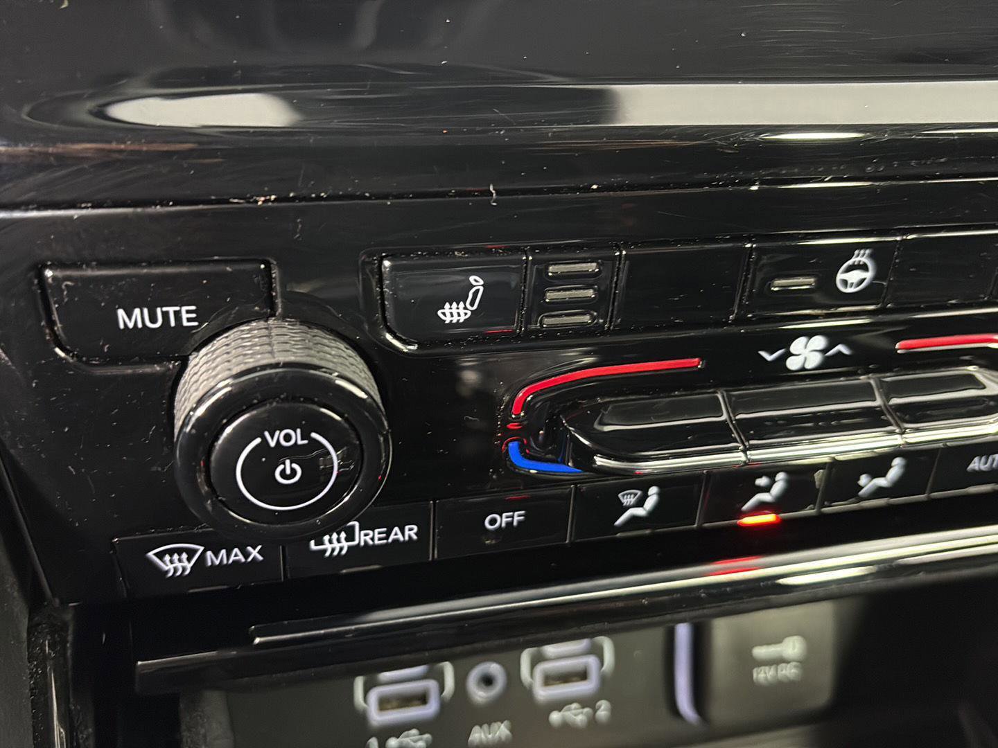 Used 2021 Jeep Grand Cherokee L Laredo w/ Luxury Tech Group I image 36