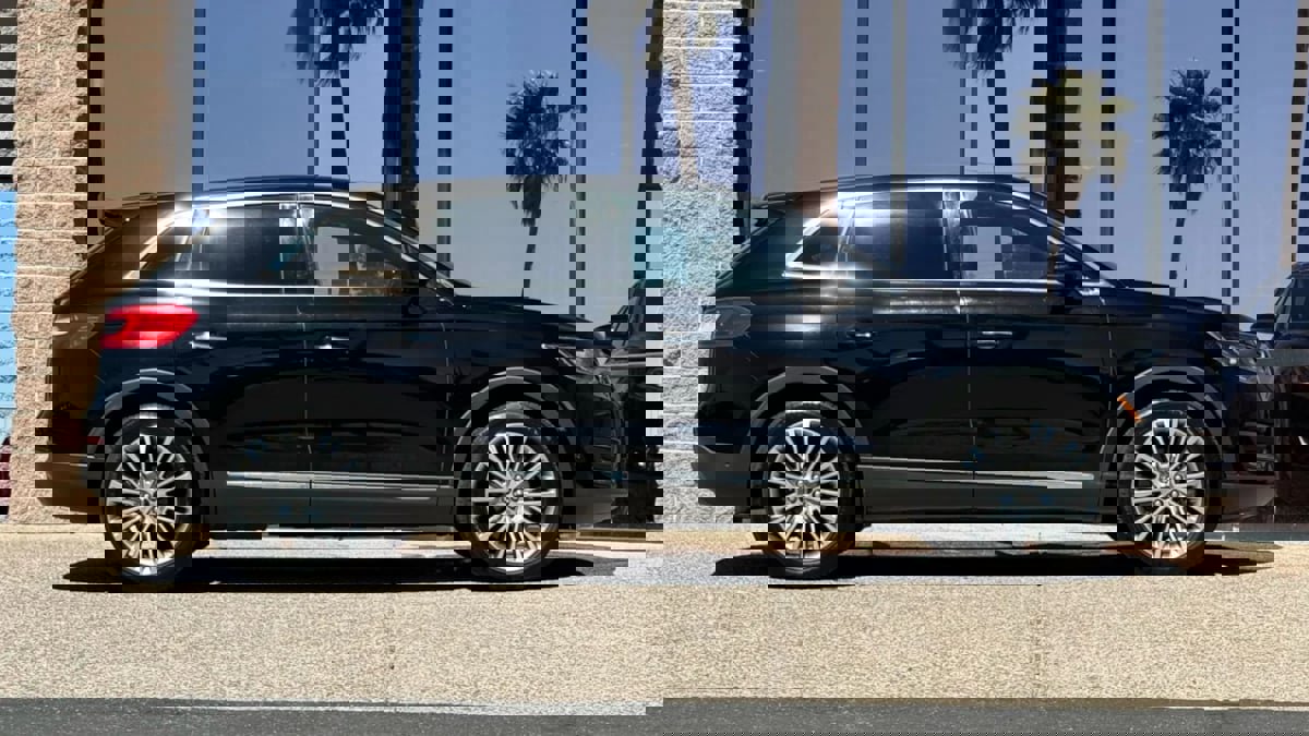 Used 2016 Lincoln MKX Reserve w/ Technology Package image 15