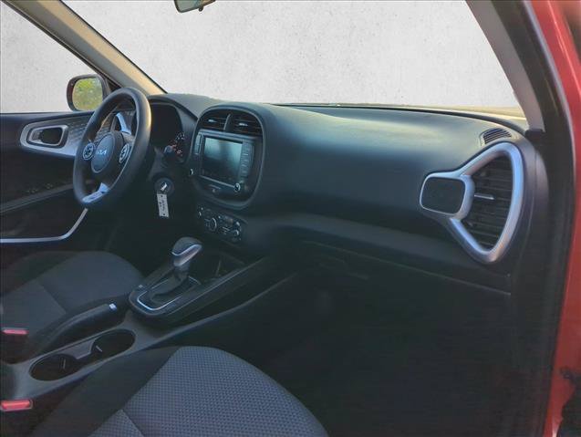 Used 2022 Kia Soul LX w/ Technology Package FWD image 11