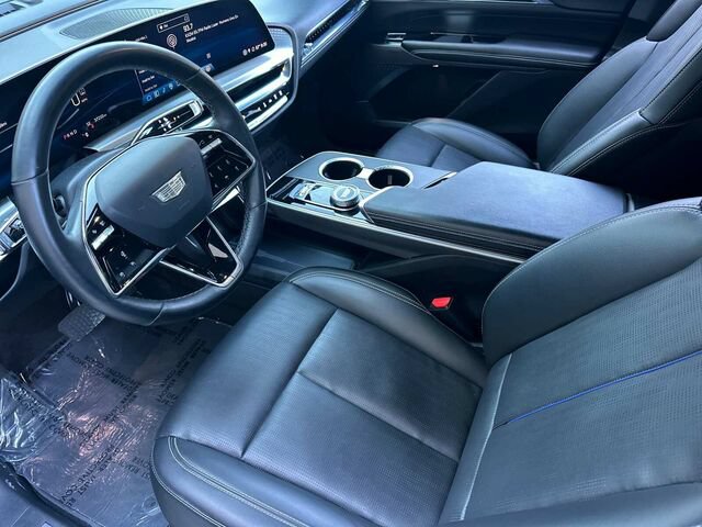 Used 2024 Cadillac Lyriq Luxury RWD image 10