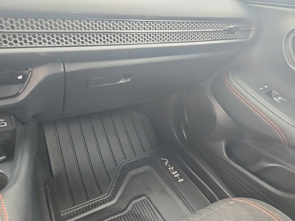 Certified 2025 Honda HR-V Sport image 18
