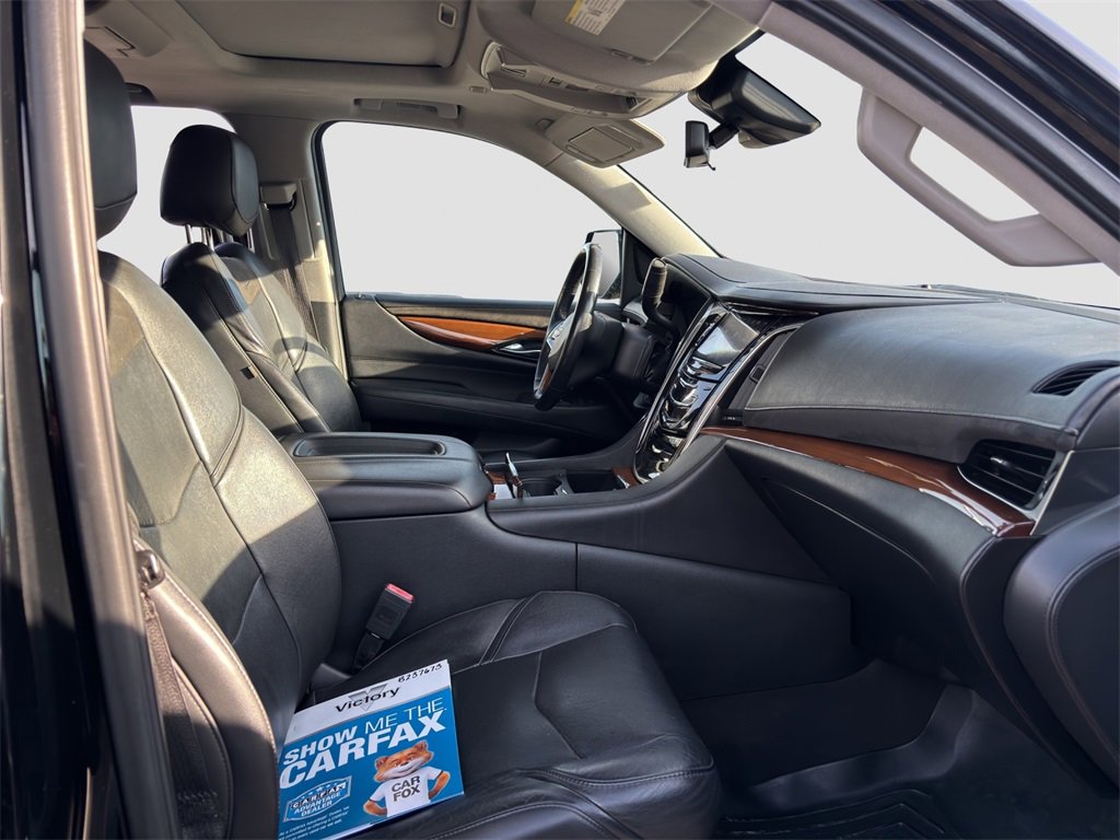 Used 2020 Cadillac Escalade Premium Luxury image 24