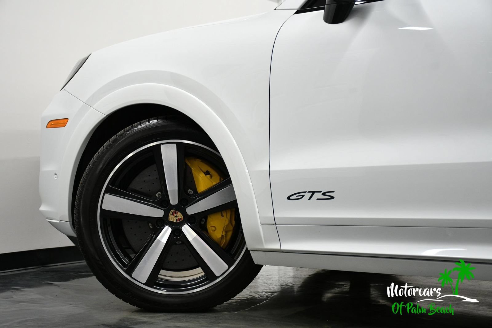 Used 2025 Porsche Cayenne GTS AWD/4WD image 12