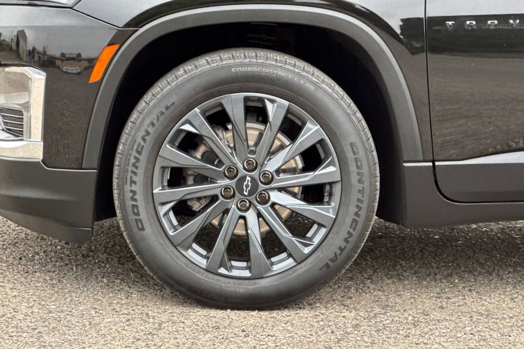 Used 2023 Chevrolet Traverse RS w/ LPO, Cargo Package FWD image 35