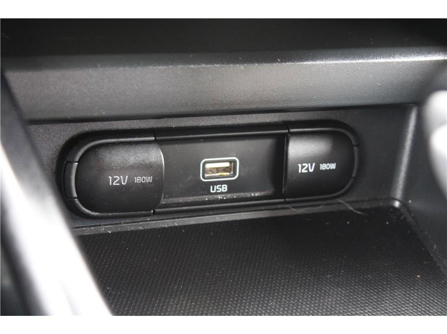 Used 2022 Kia Soul LX image 26