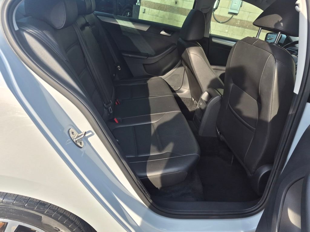 Used 2018 Volkswagen Jetta SE image 36