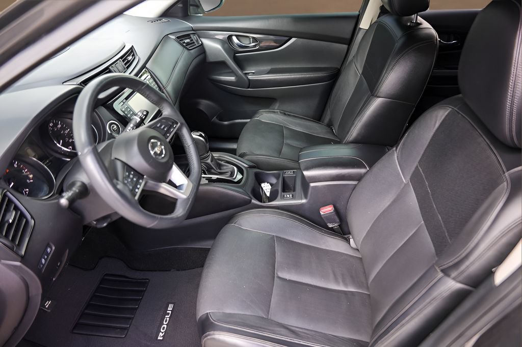 Used 2017 Nissan Rogue SL FWD image 9