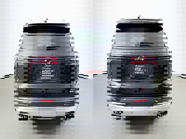 Used 2025 Chevrolet Traverse Z71 image 9