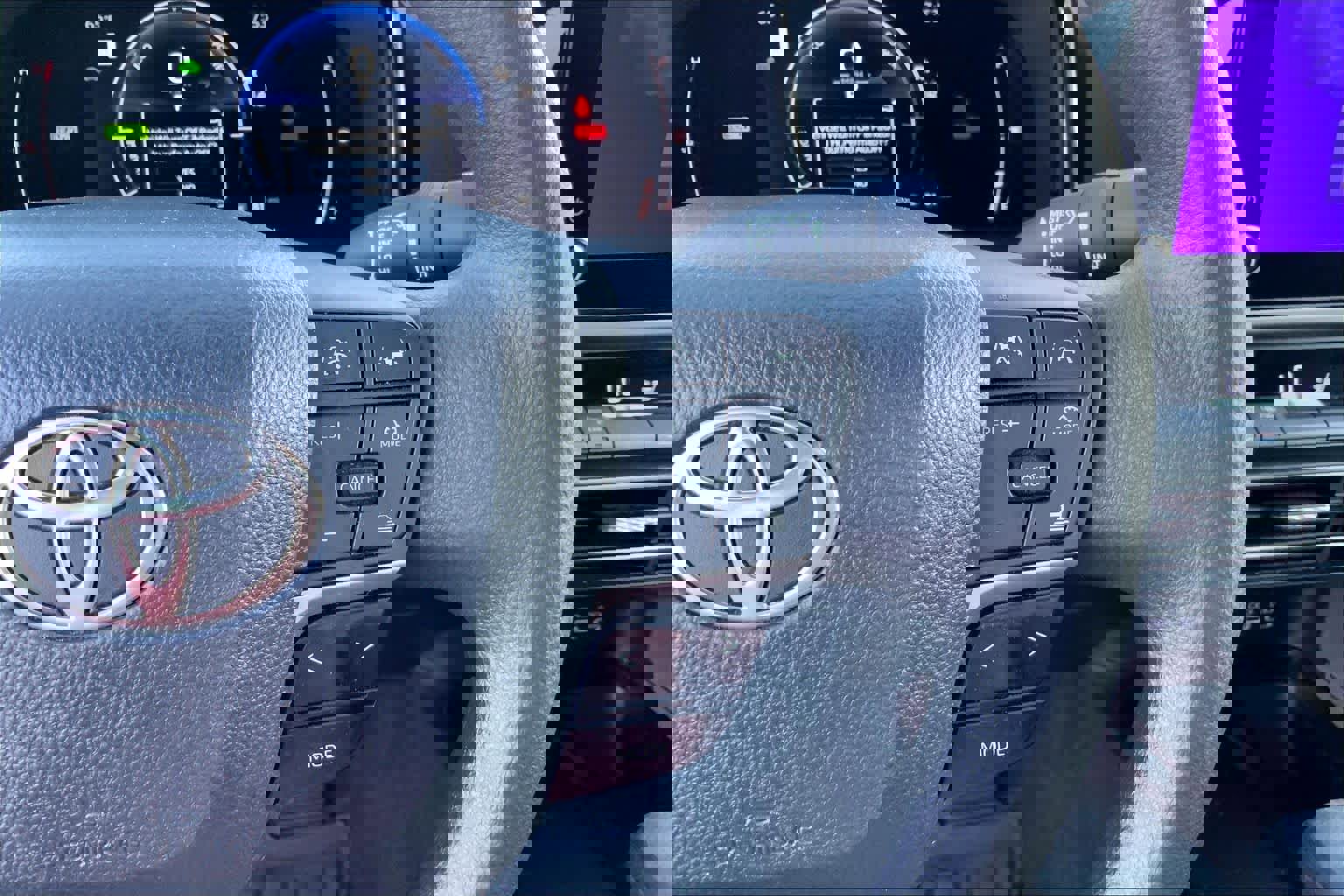 Used 2025 Toyota Camry LE image 24