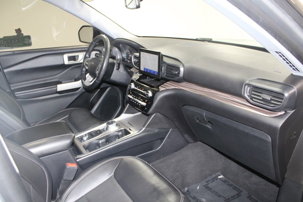 Used 2021 Ford Explorer Limited w/ Equipment Group 301A image 29