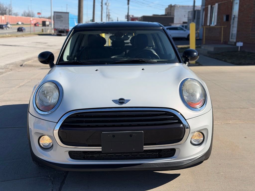 Used 2017 MINI Cooper 4-Door Hardtop image 2
