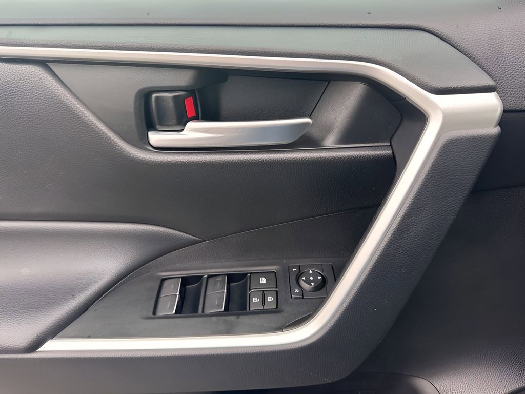 Used 2023 Toyota RAV4 XLE image 24