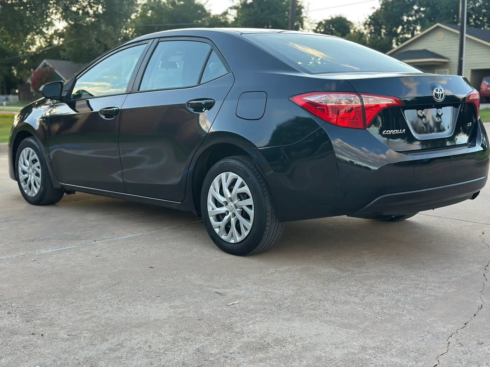 Used 2019 Toyota Corolla LE FWD image 7