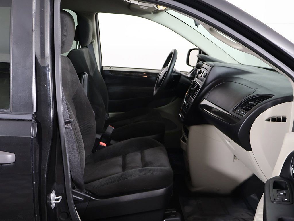 Used 2016 Dodge Grand Caravan American Value Package image 17