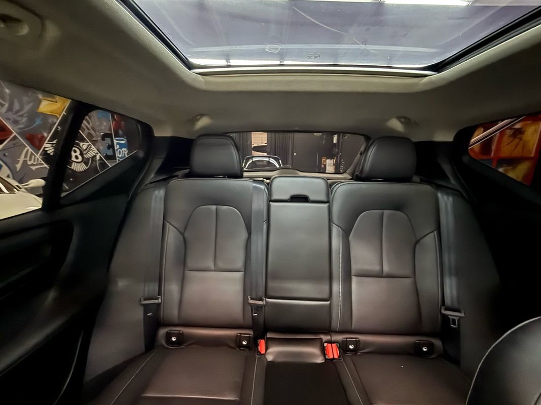 Used 2019 Volvo XC40 T5 Momentum image 33