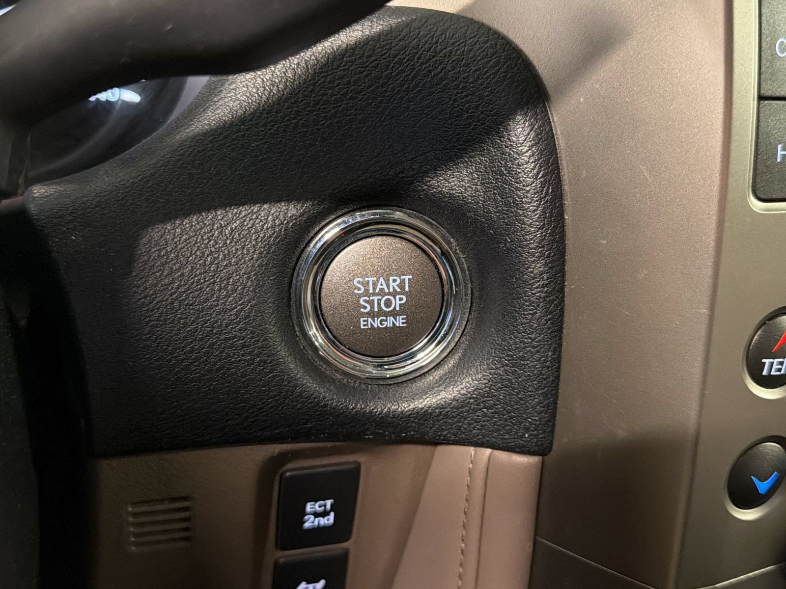 Used 2020 Lexus GX 460 Premium w/ Premium Package AWD/4WD image 17